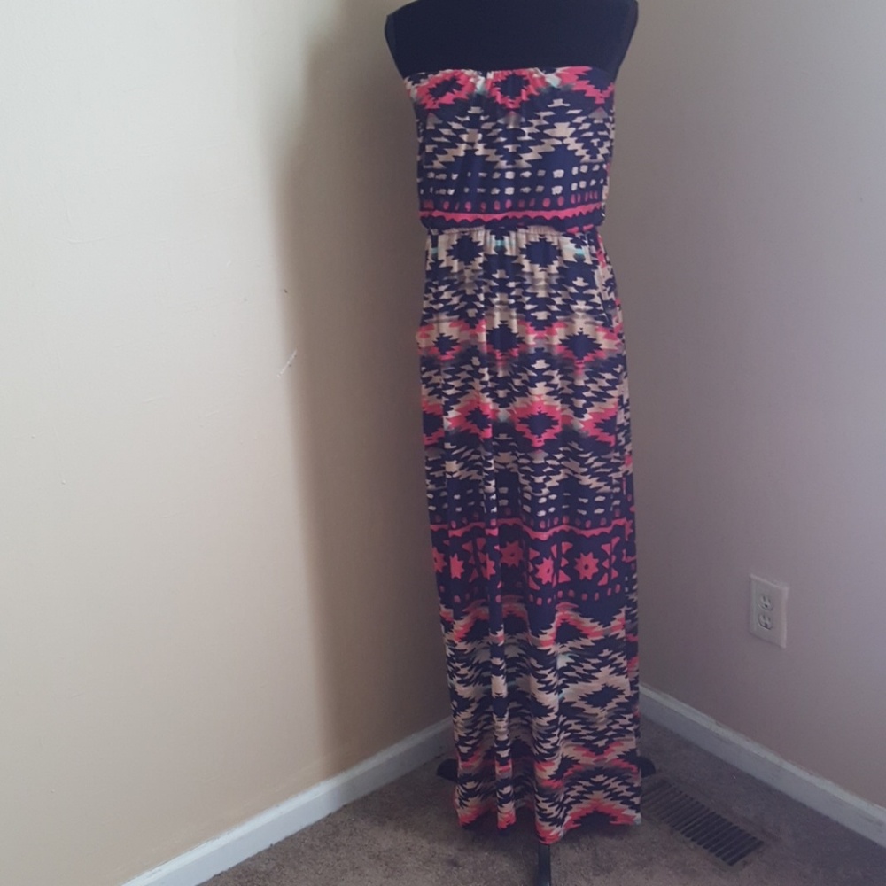 Trixxi Strapless maxi dress